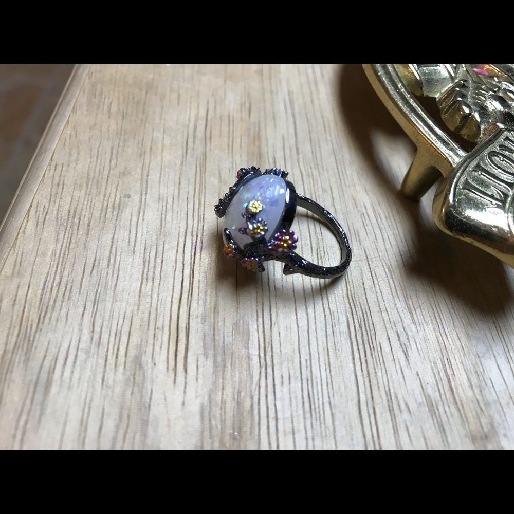 Woman’s Opal Silver Ring! - Picture 8 of 8